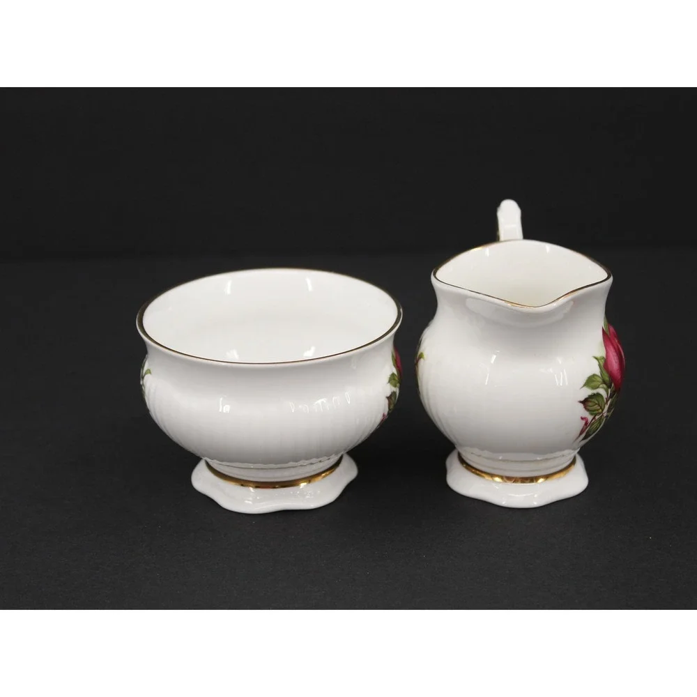 Elizabethan‎ Fine Bone China Creamer and Sugar Bowl Set Red Rose Made in England